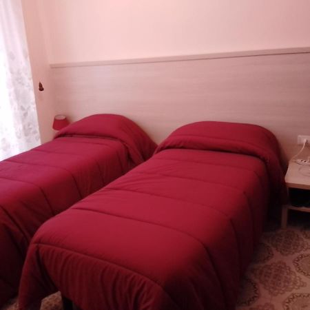 Albergo Maria Cristina Esperia Luaran gambar