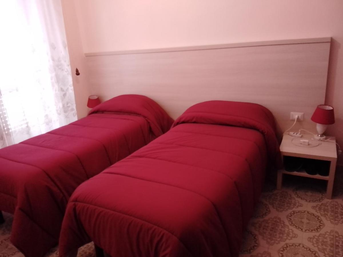 Albergo Maria Cristina Esperia Luaran gambar