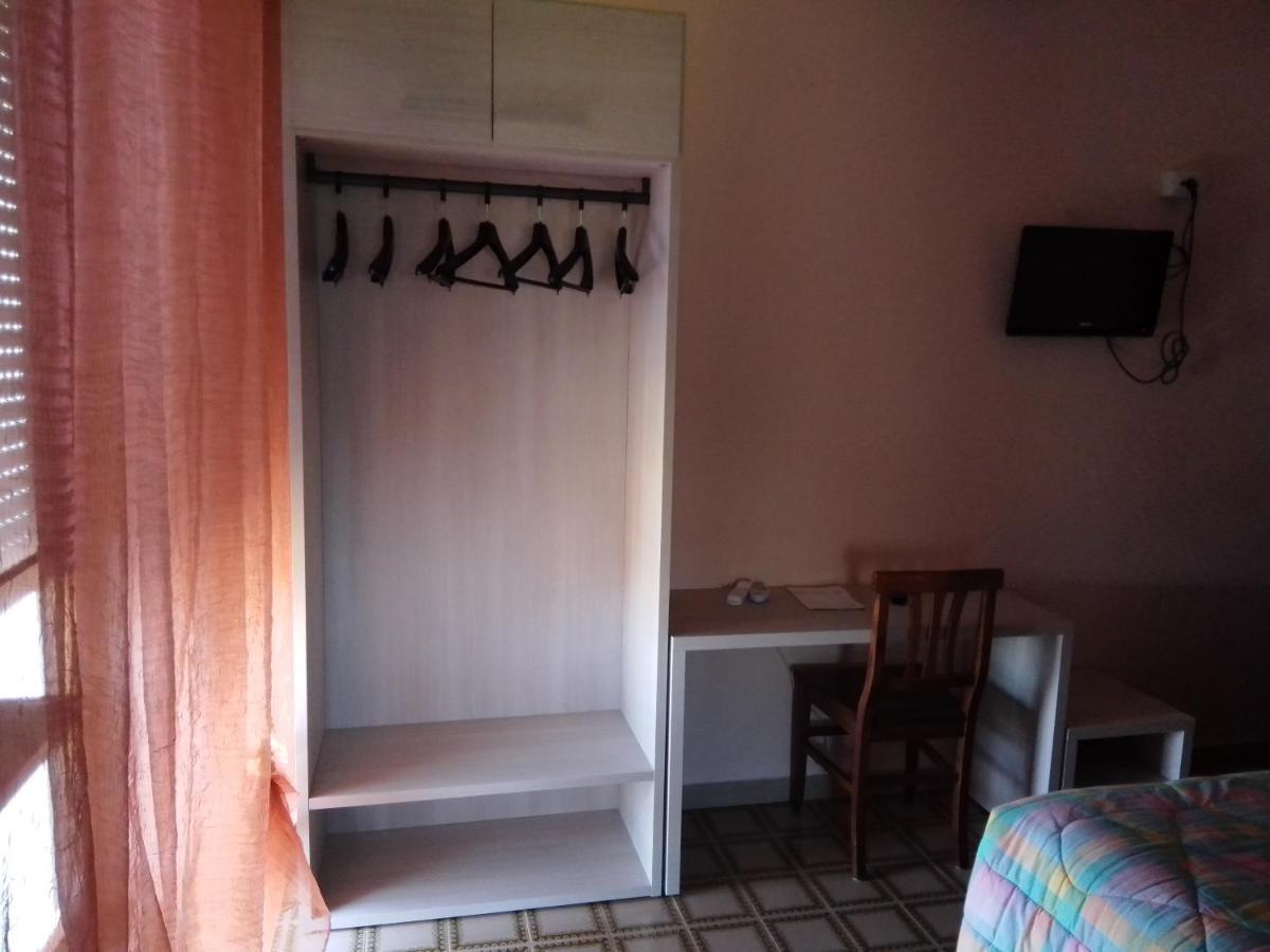 Albergo Maria Cristina Esperia Luaran gambar